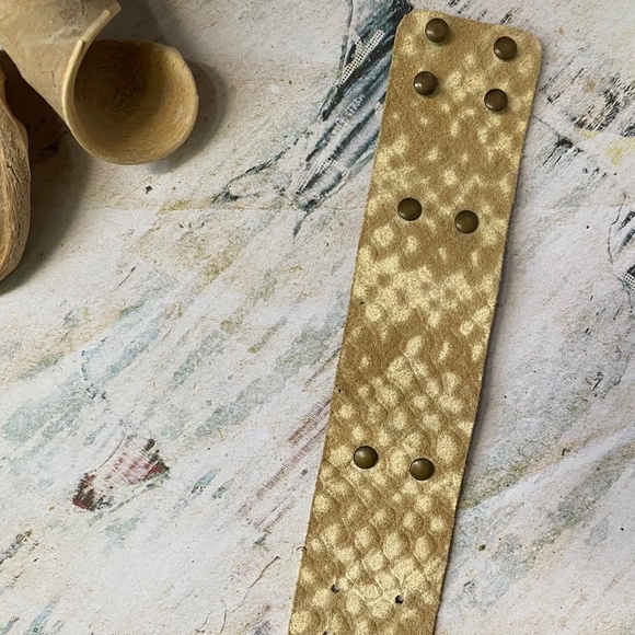 Snake Skin Look Bracelet - Picture 2 of 5